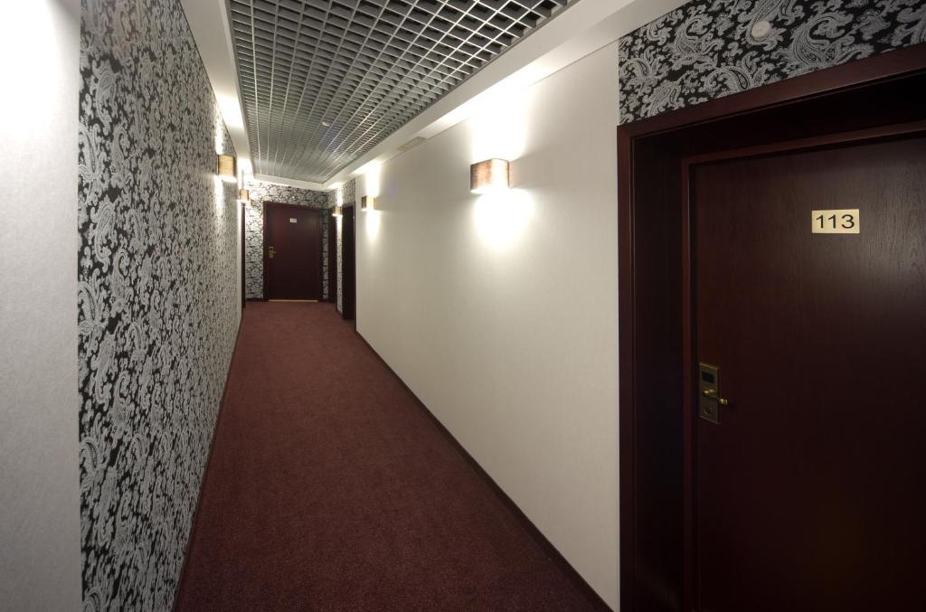 Hotel Centrum Квидзын Экстерьер фото