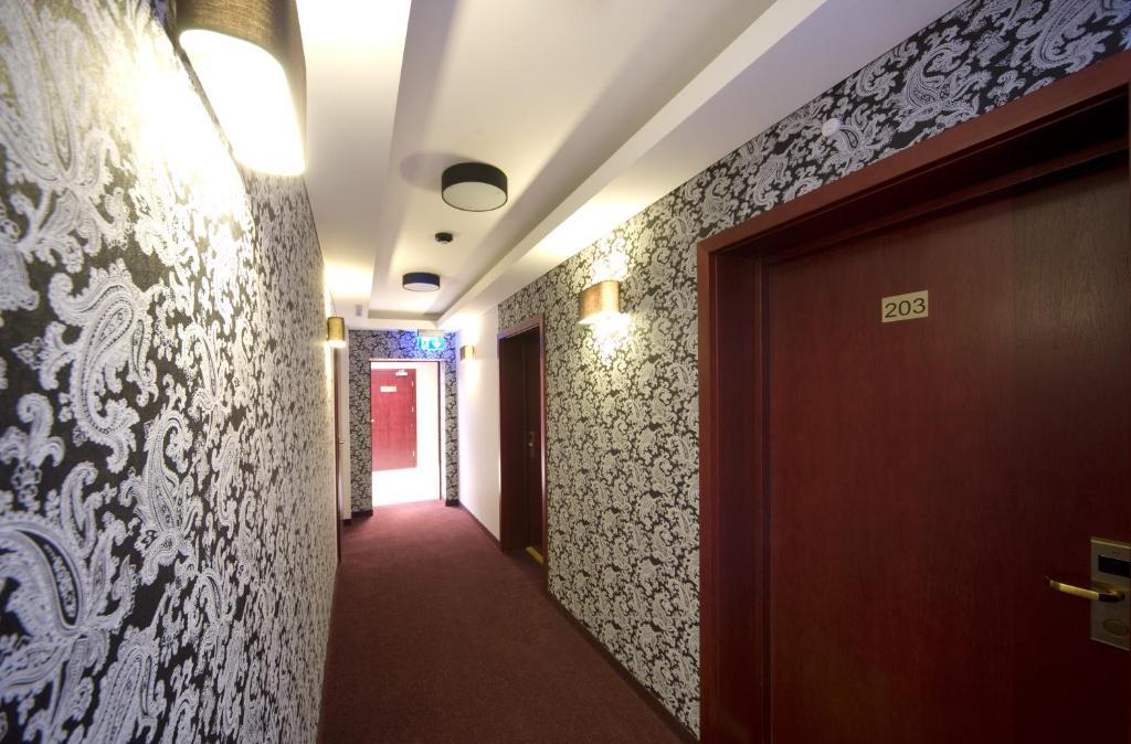 Hotel Centrum Квидзын Экстерьер фото